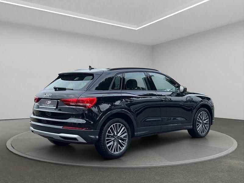 Neu Audi Q3 Advanced Plus 150 PS (110 kW) 2025 Nanograu metallic SUV