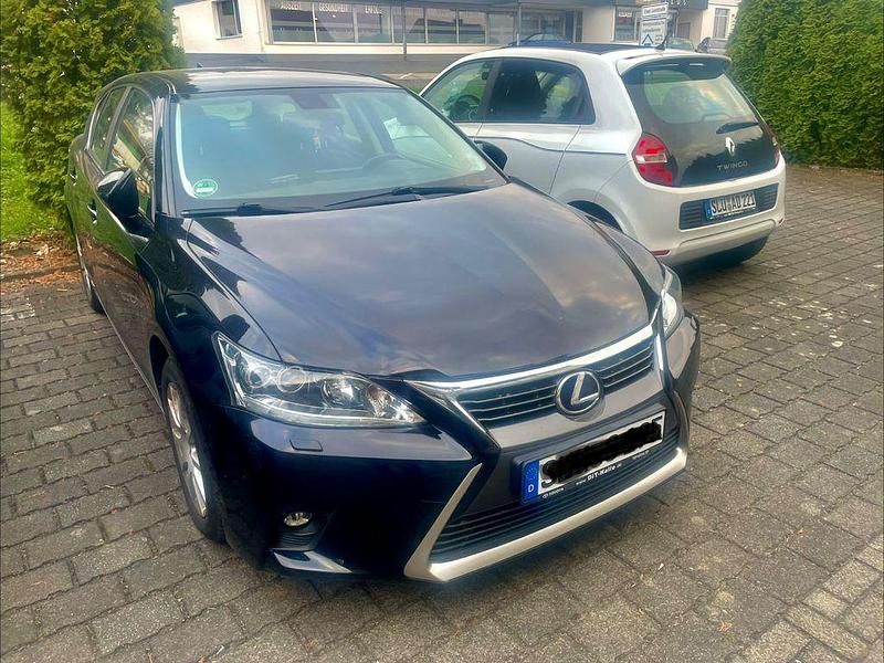 Gebraucht Lexus CT200h 136 PS (100 kW) 2015 Grau Limousine