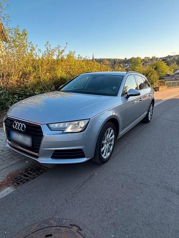 Używany Audi A4 190 KM (139 kW) 2017 Srebrny Kombi
