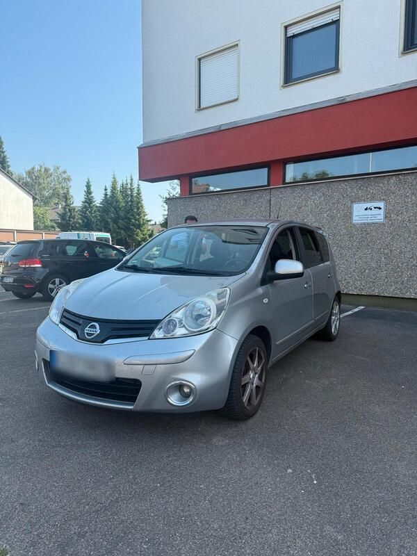 Grau Gebraucht 2013 Nissan Note Van / Kleinbus | 6.050 € (Guter Preis) - Bild 1/4
