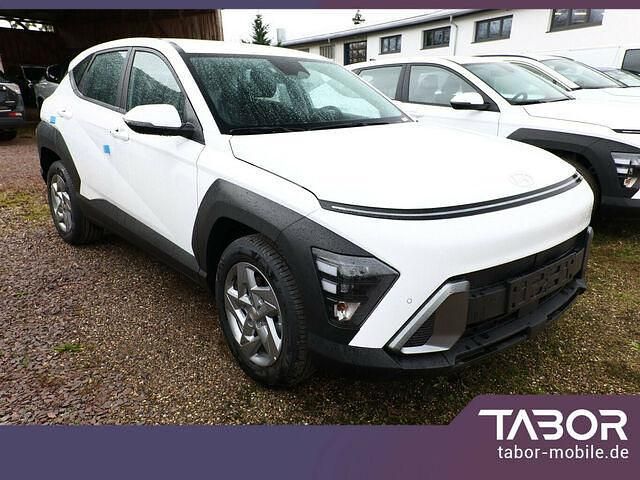 Neu Hyundai Kona Select 139 PS (102 kW) 2025 Atlas white SUV