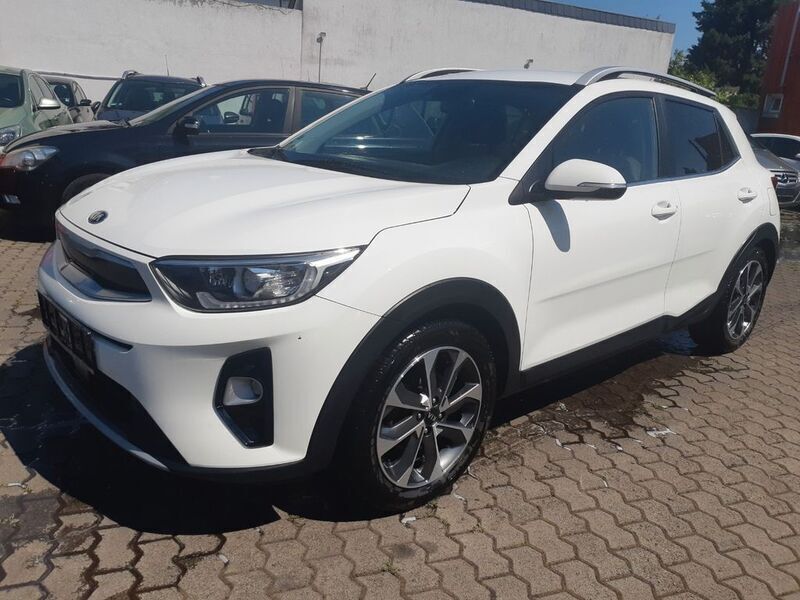 Weiß Gebraucht 2018 Kia Stonic Spirit SUV | 9.990 € (Fairer Preis) - Bild 1/2