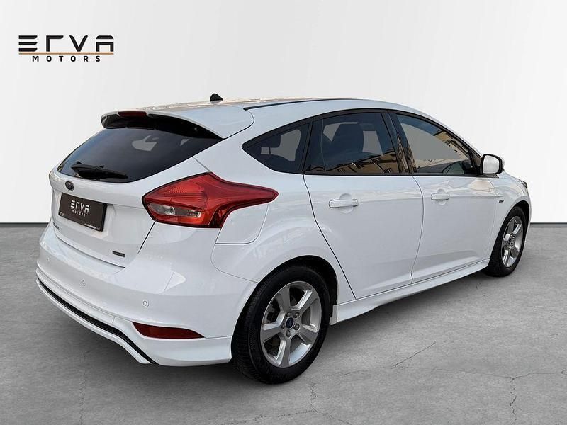 Usata Ford Focus ST-Line 140 CV (102 kW) 2018 Bianco Berlina