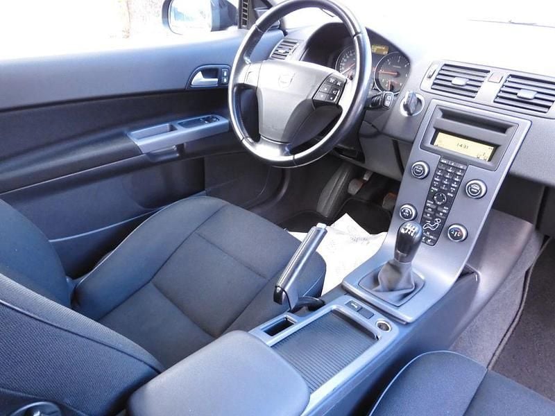 Second-hand Volvo C30 114 CP (83 kW) 2012 Negru Hatchback