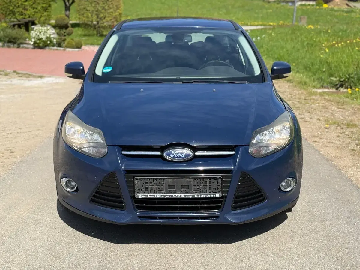 Używany Ford Focus Titanium 116 KM (85 kW) 2014 Niebieski Hatchback
