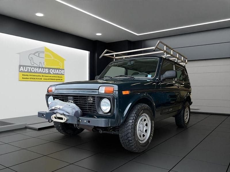 Gruen Gebraucht 2014 Lada niva SUV | 8.999 € (Fairer Preis) - Bild 1/4