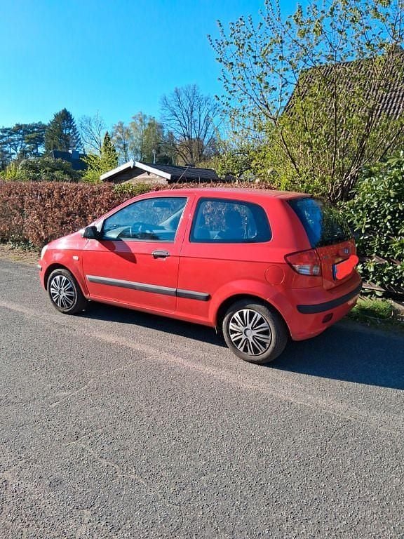 Second-hand Hyundai Getz 63 CP (46 kW) 2004 Roșu Hatchback