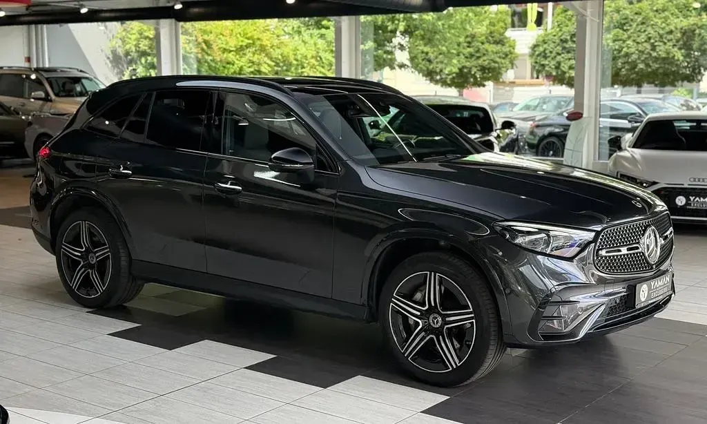 Gebraucht Mercedes GLC400d AMG Line Premium Plus 252 PS (185 kW) 2024 Grau SUV