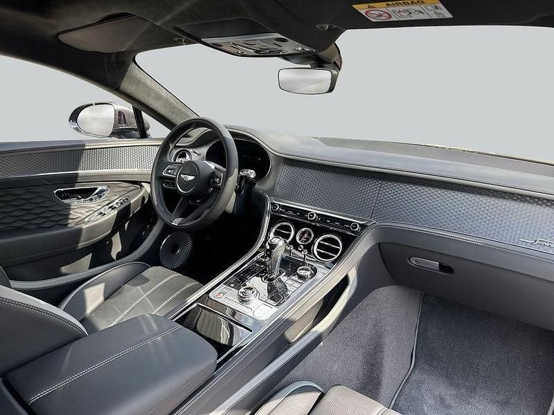 Neu Bentley Continental 600 PS (441 kW) 2026 Grau Coupé