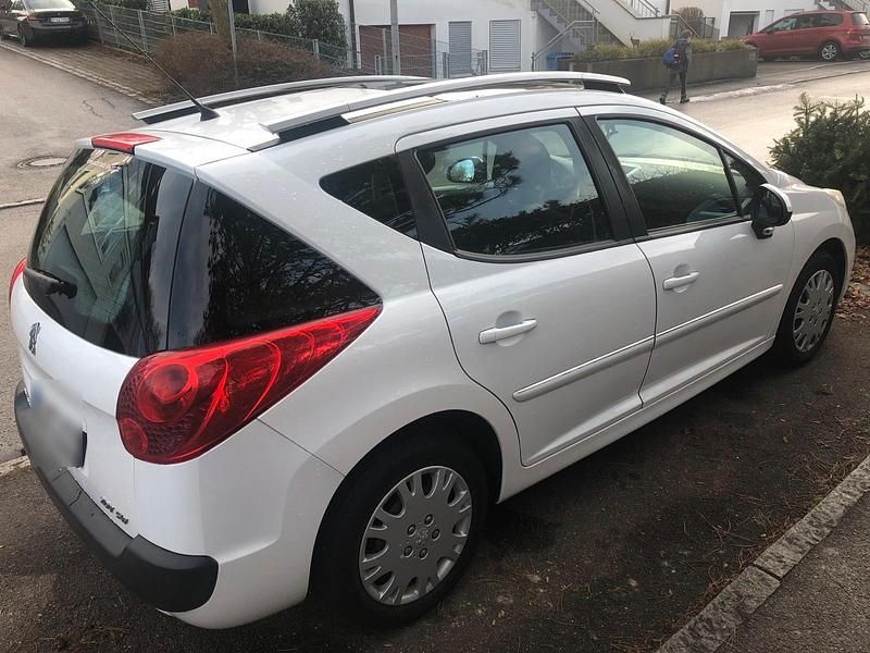 Gebraucht Peugeot 207 95 PS (69 kW) 2012 Weiß Kombi