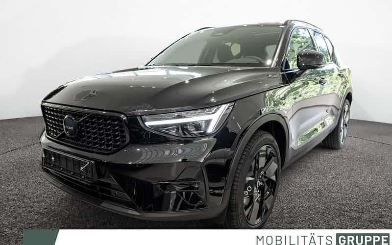Schwarz Neu 2025 Volvo XC40 Plus SUV | 53.750 € - Bild 1/4