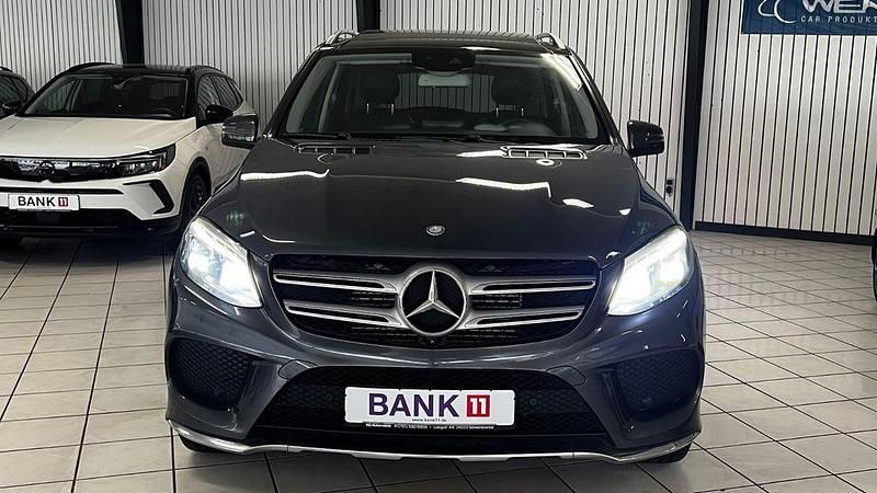 Grau Gebraucht 2016 Mercedes GLE250 AMG line SUV | 33.990 € (Teuer) - Bild 1/4