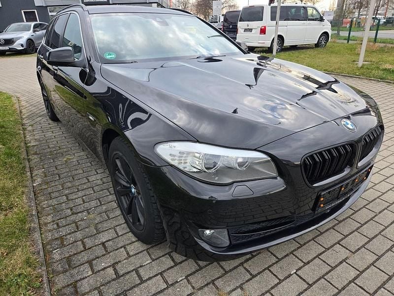 Gebraucht BMW 520 184 PS (135 kW) 2012 Schwarz Kombi