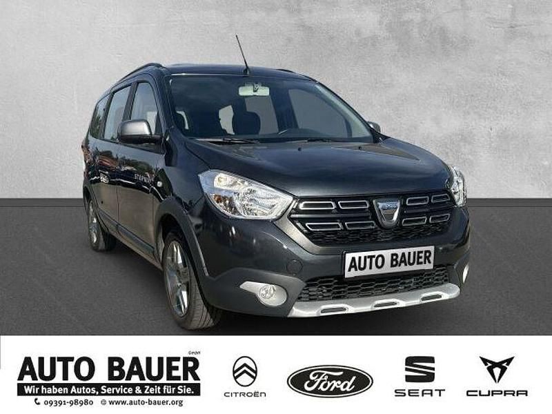 Grau Gebraucht 2022 Dacia Lodgy Stepway Van / Kleinbus | 15.990 € (Fairer Preis) - Bild 1/4