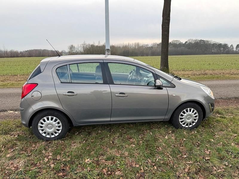 Gebraucht Opel Corsa 85 PS (62 kW) 2012 Gold Kleinwagen