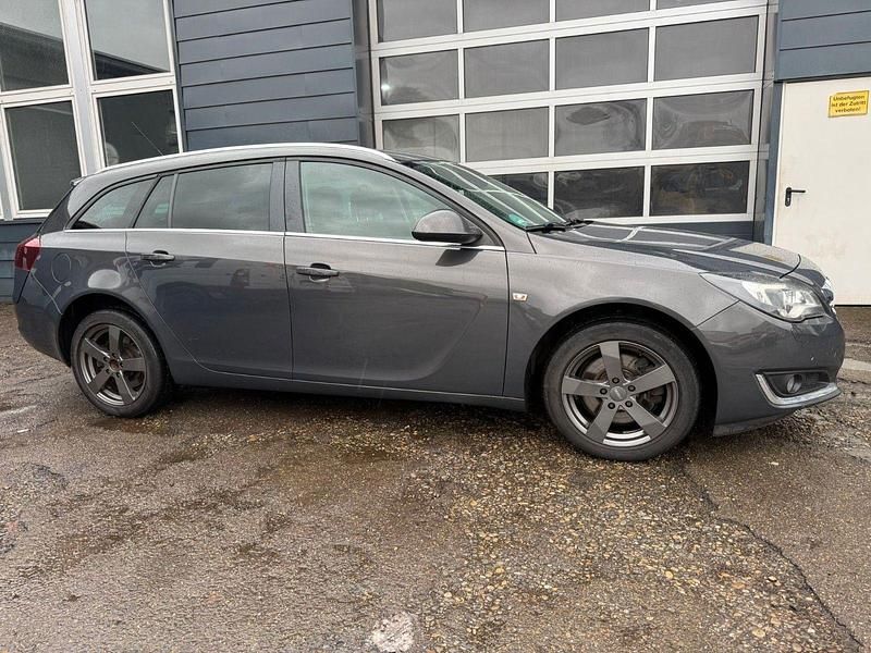 Gebraucht Opel Insignia Edition 163 PS (119 kW) 2013 Grau Kombi