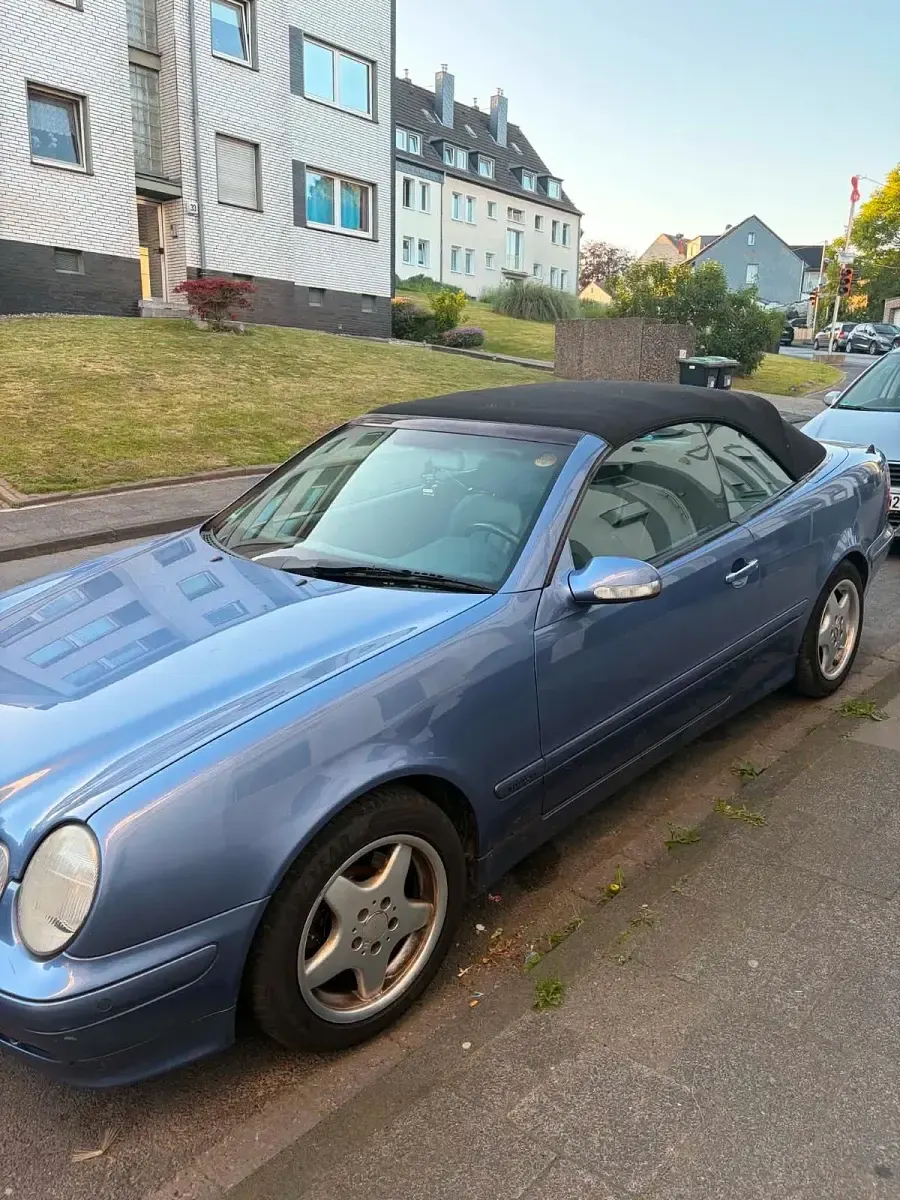 Gebraucht Mercedes CLK200 Elegance 163 PS (119 kW) 2001 Blau Cabrio