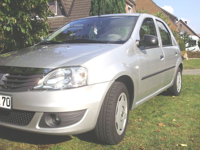 Gebraucht Dacia Logan 117 PS (86 kW) 2010 Silber Limousine