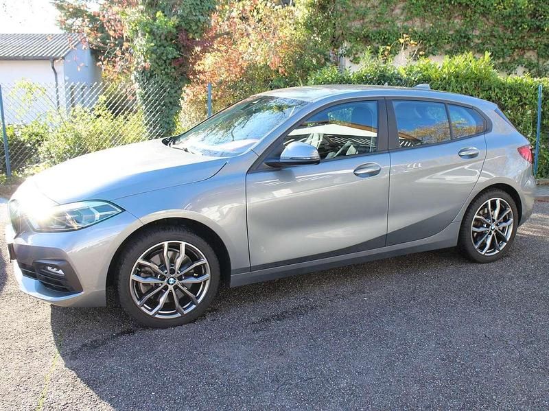 Gebraucht BMW 120 Performance 178 PS (130 kW) 2024 Skyscrapergrau (metallic) Kleinwagen