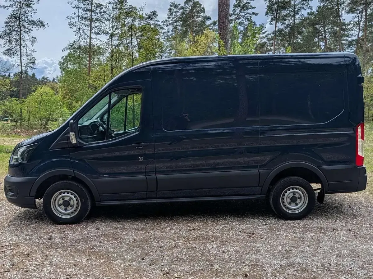 Gebraucht Ford Transit Trend 105 PS (77 kW) 2020 Blazerblau Van / Kleinbus