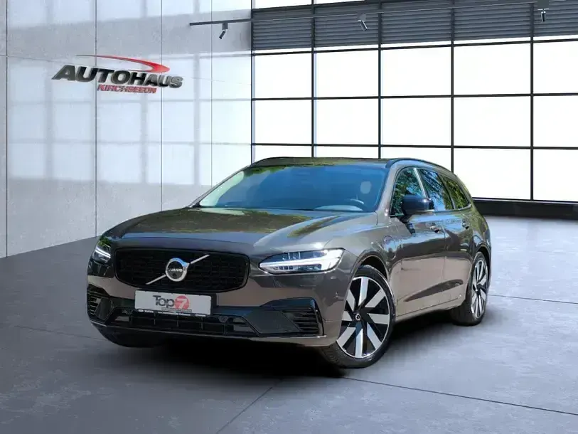 Gebraucht Volvo V90 Plus 455 PS (334 kW) 2025 Platinum grey / (metallic) Kombi