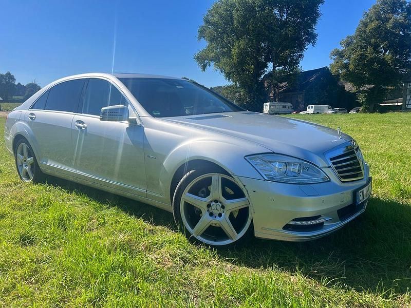 Gebraucht Mercedes S350 258 PS (189 kW) 2012 Schwarz Limousine