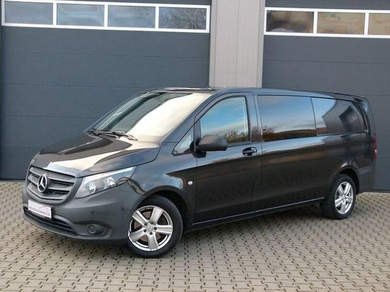 Schwarz Gebraucht 2019 Mercedes Vito Van / Kleinbus | 18.199 € (Fairer Preis) - Bild 1/4