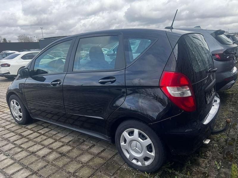 Gebraucht Mercedes A160 82 PS (60 kW) 2010 Kosmosschwarz  metalliclack Kleinwagen