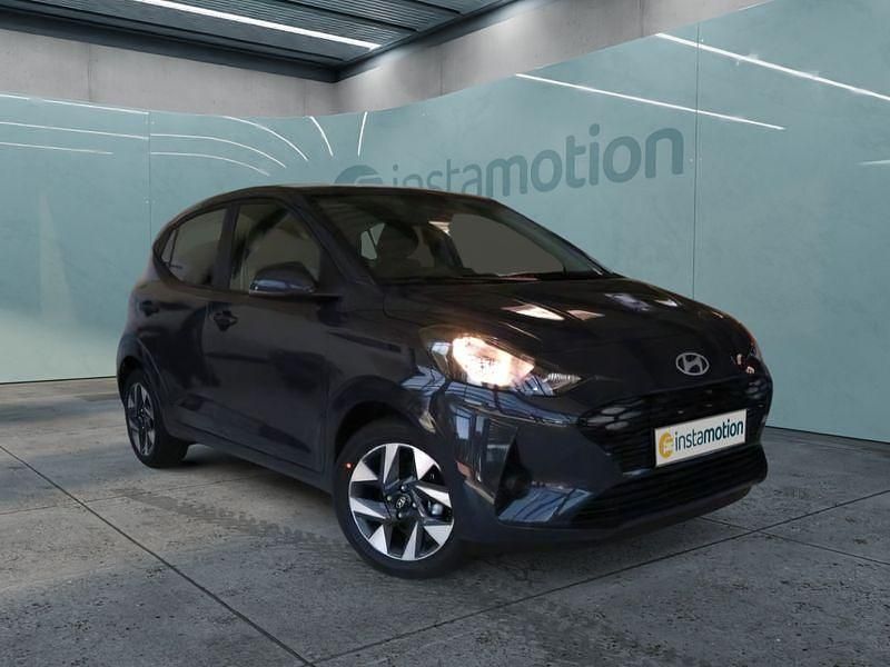 Grau Neu 2024 Hyundai i10 Trend Kleinwagen | 18.399 € (Fairer Preis) - Bild 1/4