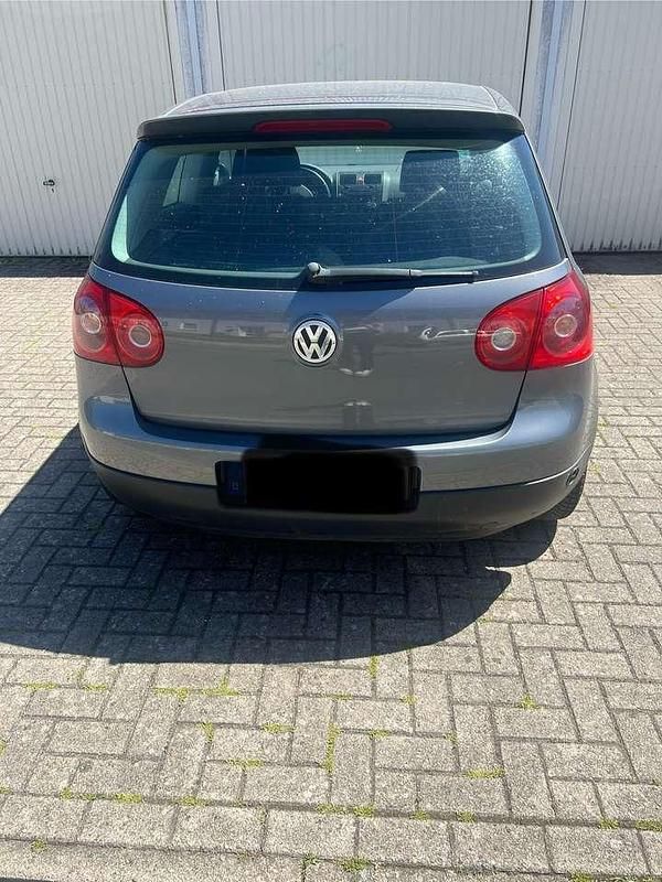 Grau Gebraucht 2005 VW Golf IV Comfortline Kleinwagen | 550 € - Bild 1/4
