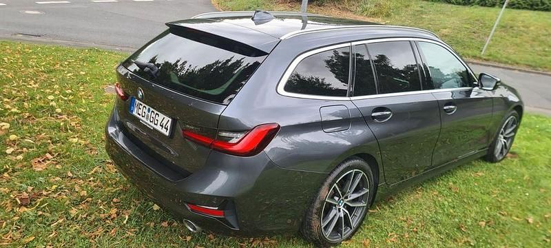 Gebraucht BMW 320 Luxury Line 190 PS (139 kW) 2019 Grau Kombi