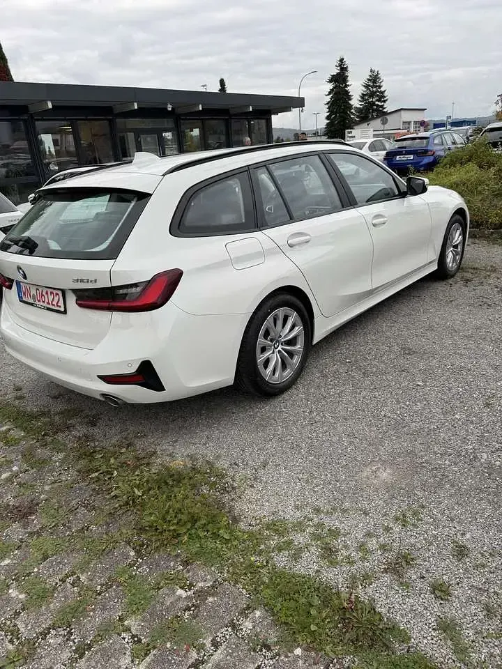 Gebraucht BMW 318 150 PS (110 kW) 2022 Weiß Kombi