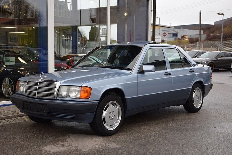 Gebraucht Mercedes 190 121 PS (88 kW) 1993 Blau Limousine