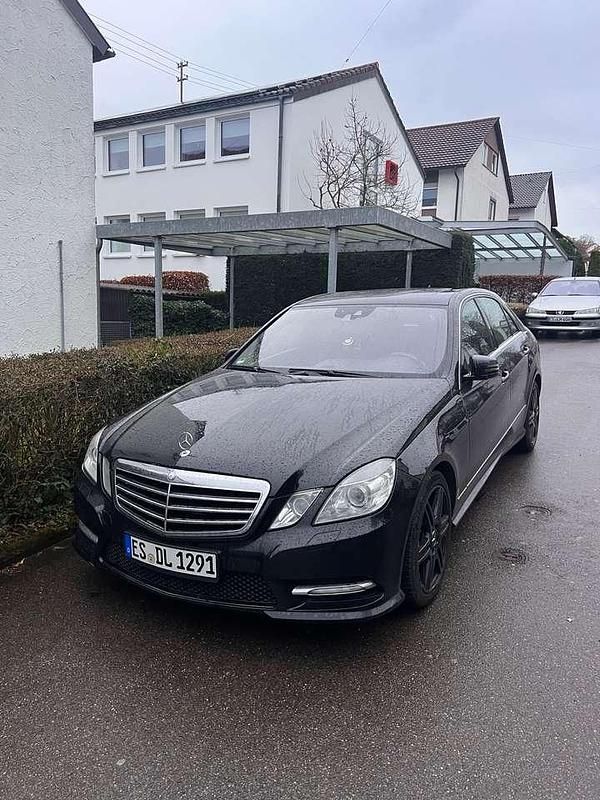 Gebraucht Mercedes E350 265 PS (194 kW) 2012 Schwarz Limousine