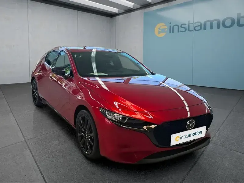 Neu Mazda 3 140 PS (102 kW) 2026 Rot Limousine