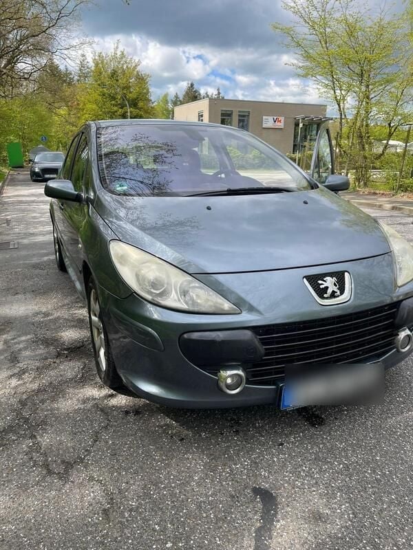Grau Gebraucht 2006 Peugeot 307 Limousine | 950 € (Guter Preis) - Bild 1/4