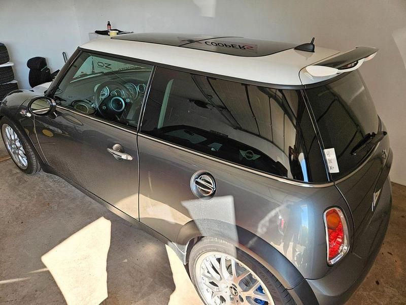 Second-hand Mini Cooper S 170 CP (125 kW) 2004 Argintiu Hatchback