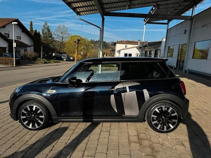 Second-hand Mini Cooper SE 135 kW (184 CP) 2020 Negru Hatchback