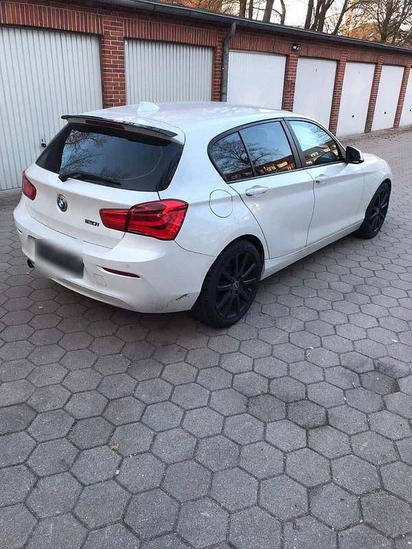 Gebraucht BMW 120 177 PS (130 kW) 2015 Weiß Kleinwagen