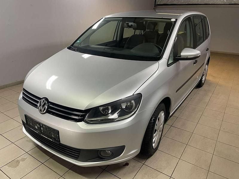 Gebraucht VW Touran Trendline 105 PS (77 kW) 2013 Reflexsilber metallic Van / Kleinbus