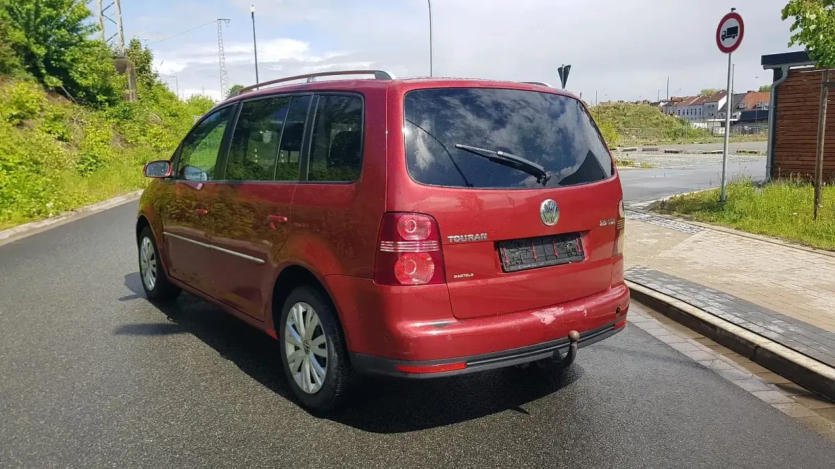 Gebraucht VW Touran 140 PS (102 kW) 2008 Rot Van / Kleinbus