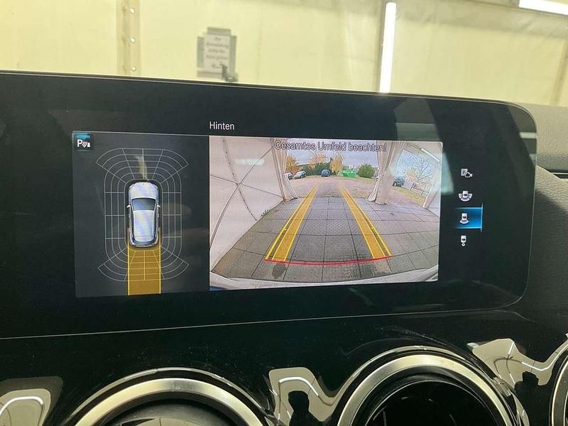 Gebraucht Mercedes GLA200 Progressive 163 PS (119 kW) 2020 Grau SUV