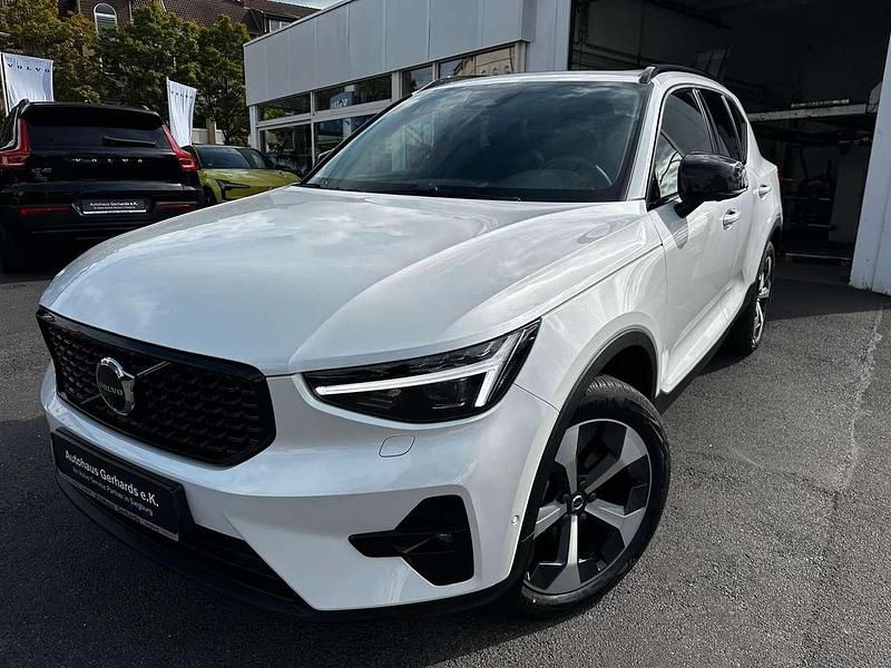 Gebraucht Volvo XC40 Plus 163 PS (119 kW) 2025 Weiß SUV