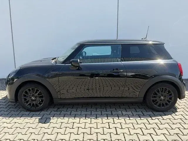 Gebraucht Mini Cooper Classic 136 PS (100 kW) 2023 Schwarz Kleinwagen