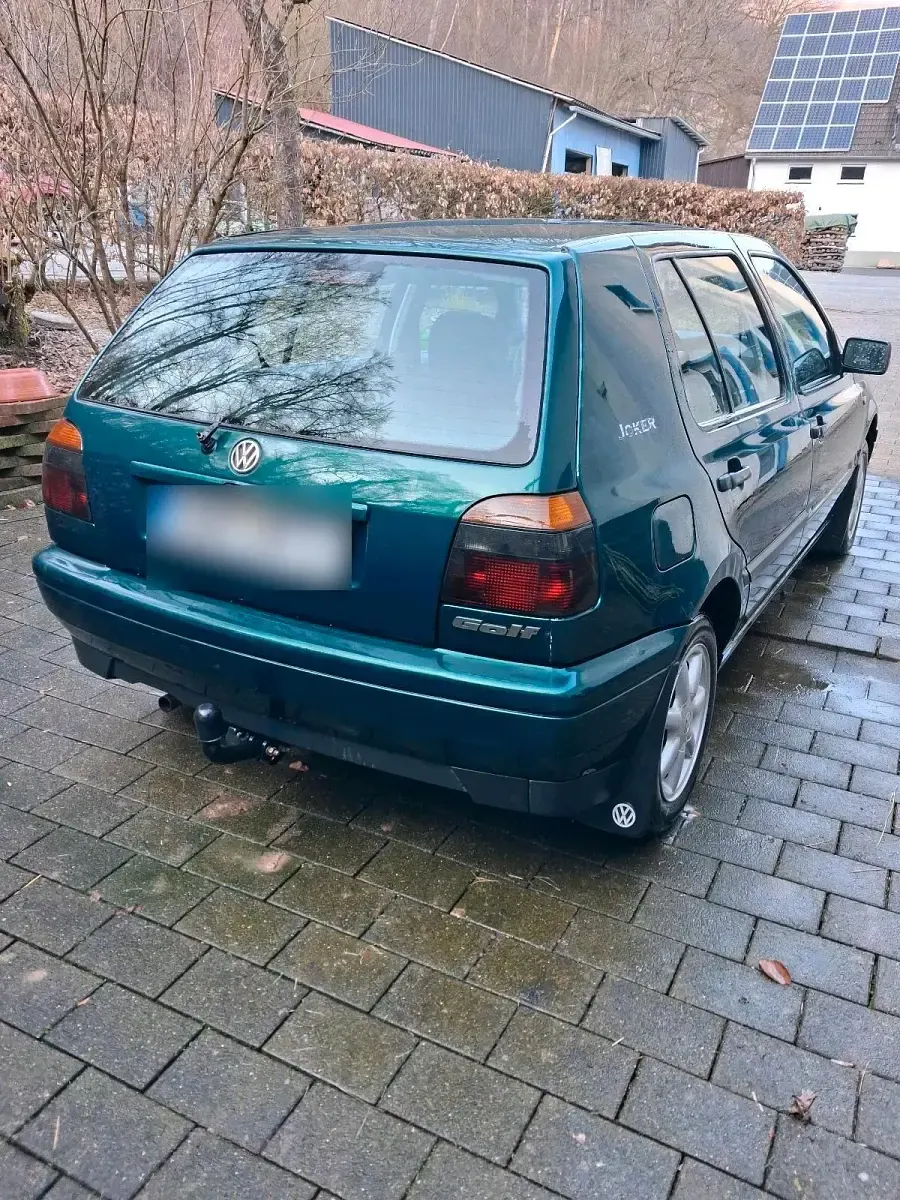 Gebraucht VW Golf III 75 PS (55 kW) 1997 Grün Kleinwagen