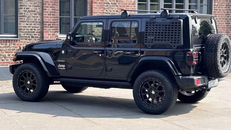 Schwarz Gebraucht 2018 Jeep Wrangler Sahara SUV | 42.800 € (Etwas zu teuer) - Bild 1/4