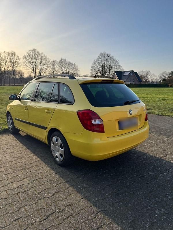 Gebraucht Skoda Fabia 69 PS (50 kW) 2008 Gelb Kombi