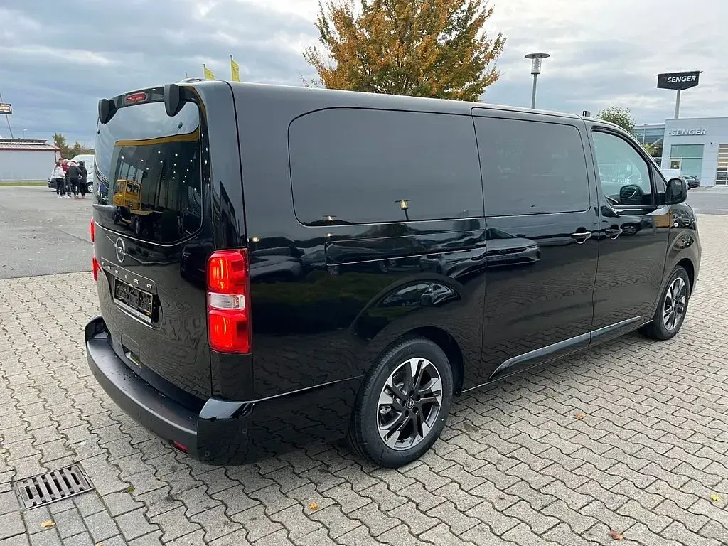 Neu Opel Zafira Life 177 PS (130 kW) 2025 Schwarz Van / Kleinbus