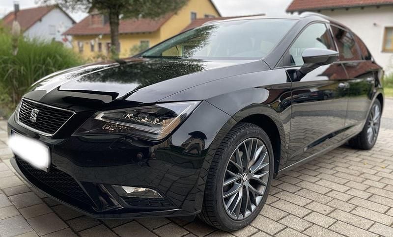 Schwarz Gebraucht 2016 Seat Leon ST CONNECT Kombi | 10.990 € (Guter Preis) - Bild 1/4