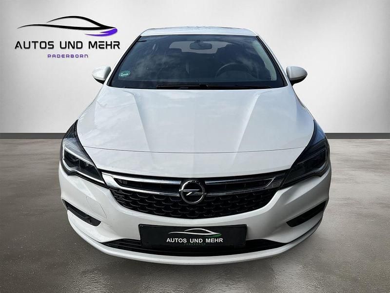 Używany Opel Astra Edition 110 KM (80 kW) 2019 Biały Sedan/Limuzyna
